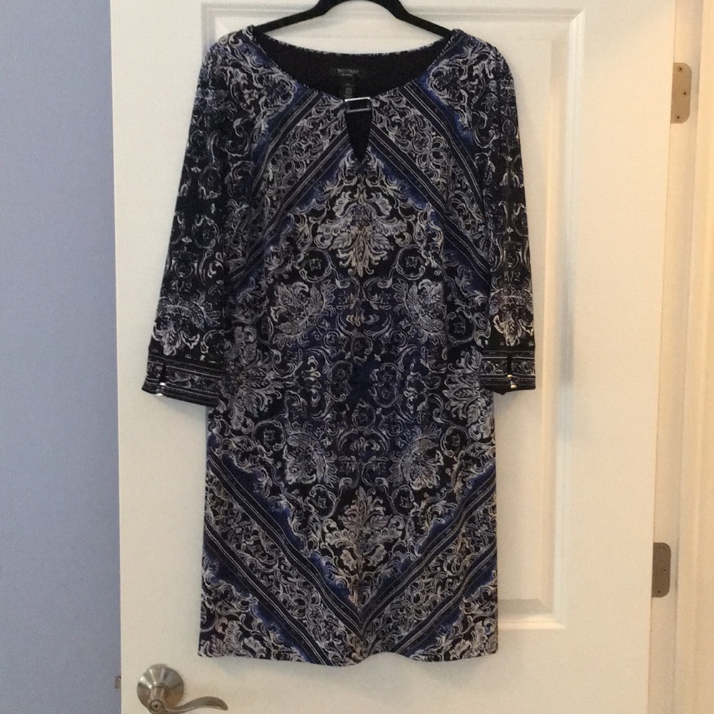 Dress White House/ black market Blue patterned